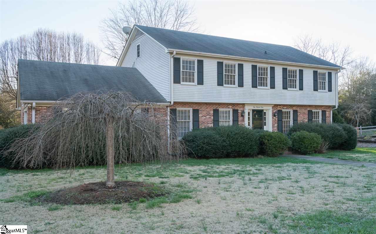104 Fishbrook Way Simpsonville, SC 29681 - Photo 3 of 35 Gallery Image 3