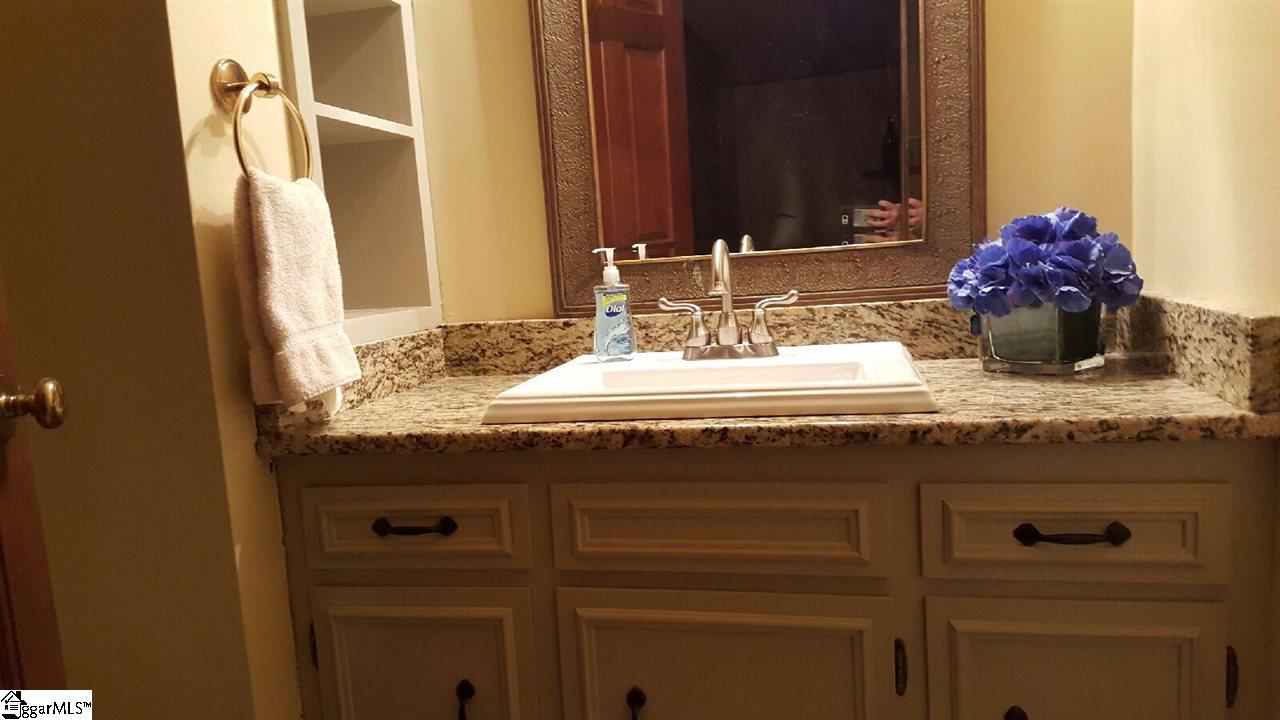 104 Fishbrook Way Simpsonville, SC 29681 - Photo 8 of 35 Gallery Image 8