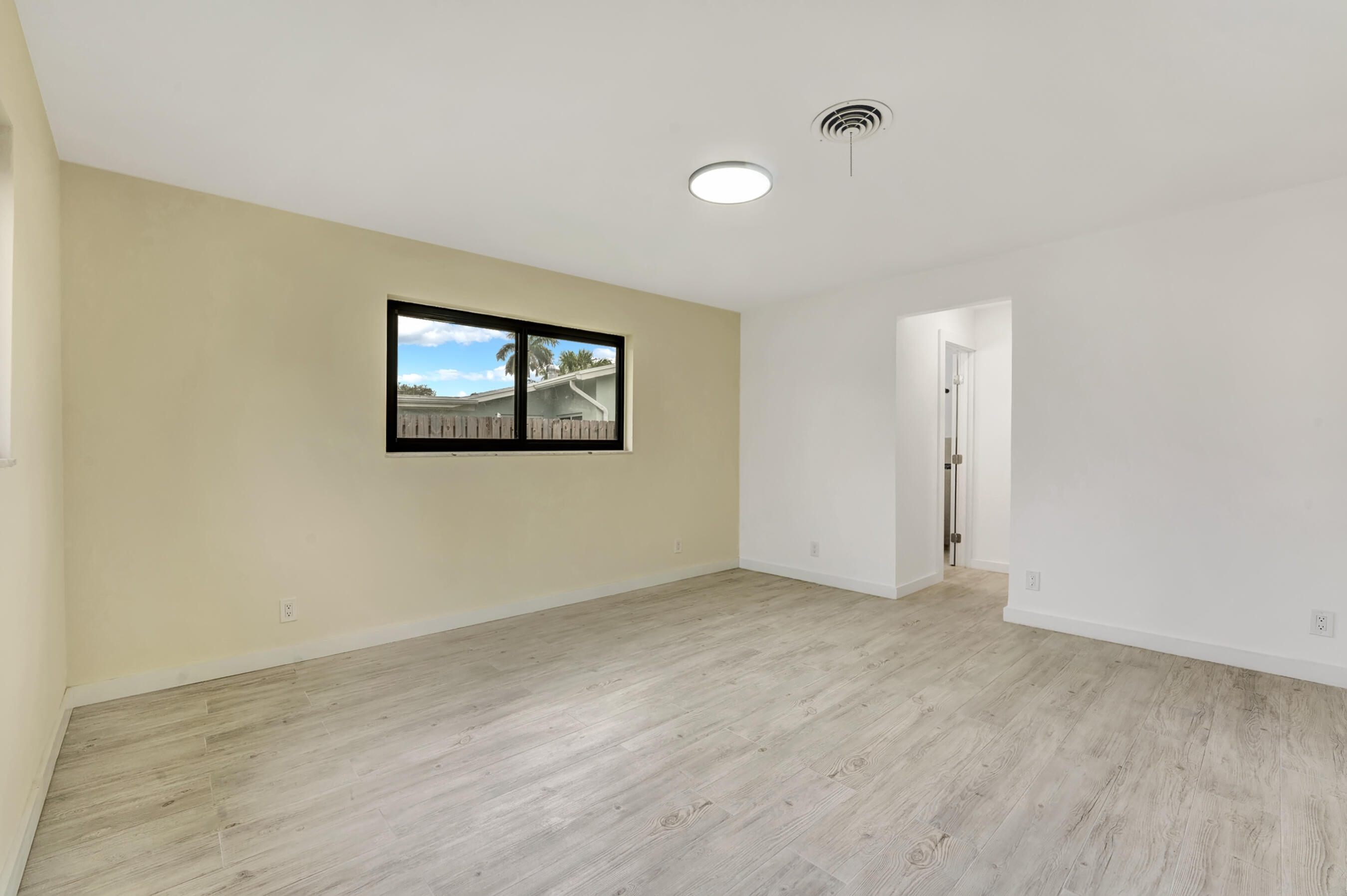 806 Southwest 2nd Street Boca Raton, FL 33486 - Photo 21 of 35 DSC05981