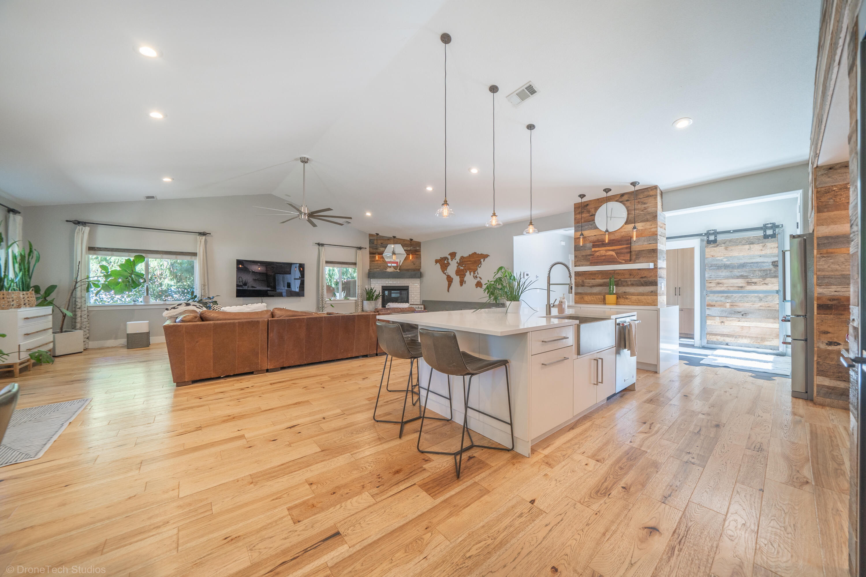 11429 Hawley Road Redding, CA 96003 - Photo 12 of 45 11429 Hawley Rd-20
