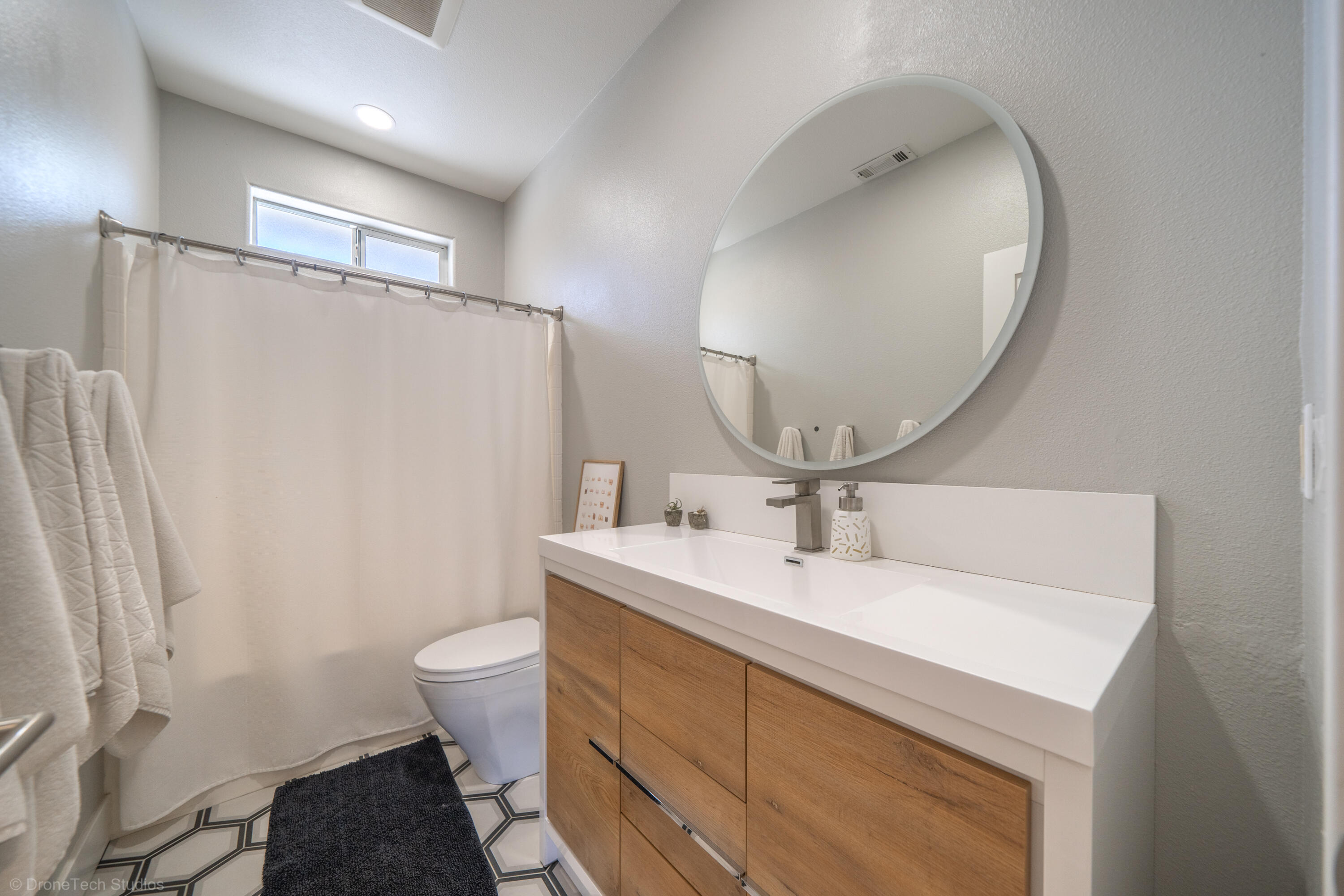 11429 Hawley Road Redding, CA 96003 - Photo 15 of 45 11429 Hawley Rd-23