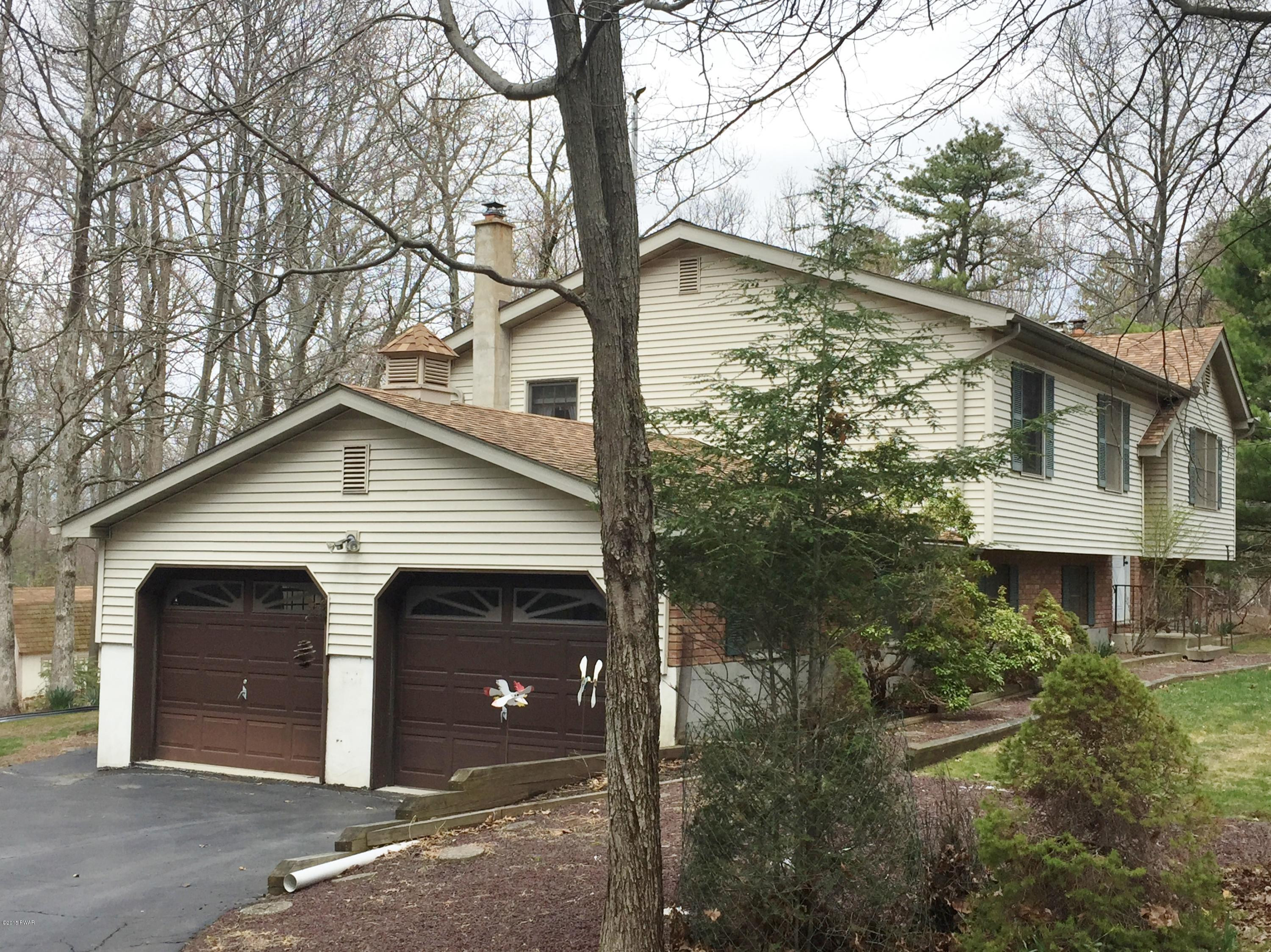 129 Squirrel Road Dingmans Ferry, PA 18328 - Photo 20 of 24 2 Car Garage