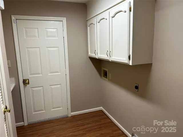 a view of walk in closet