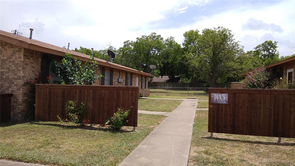 105 West Pine Street Whitewright, TX 75491 - Photo 2 of 20