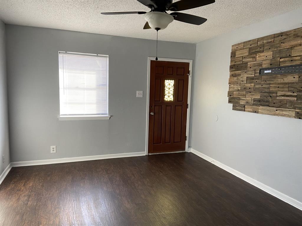 105 West Pine Street Whitewright, TX 75491 - Photo 6 of 20 7