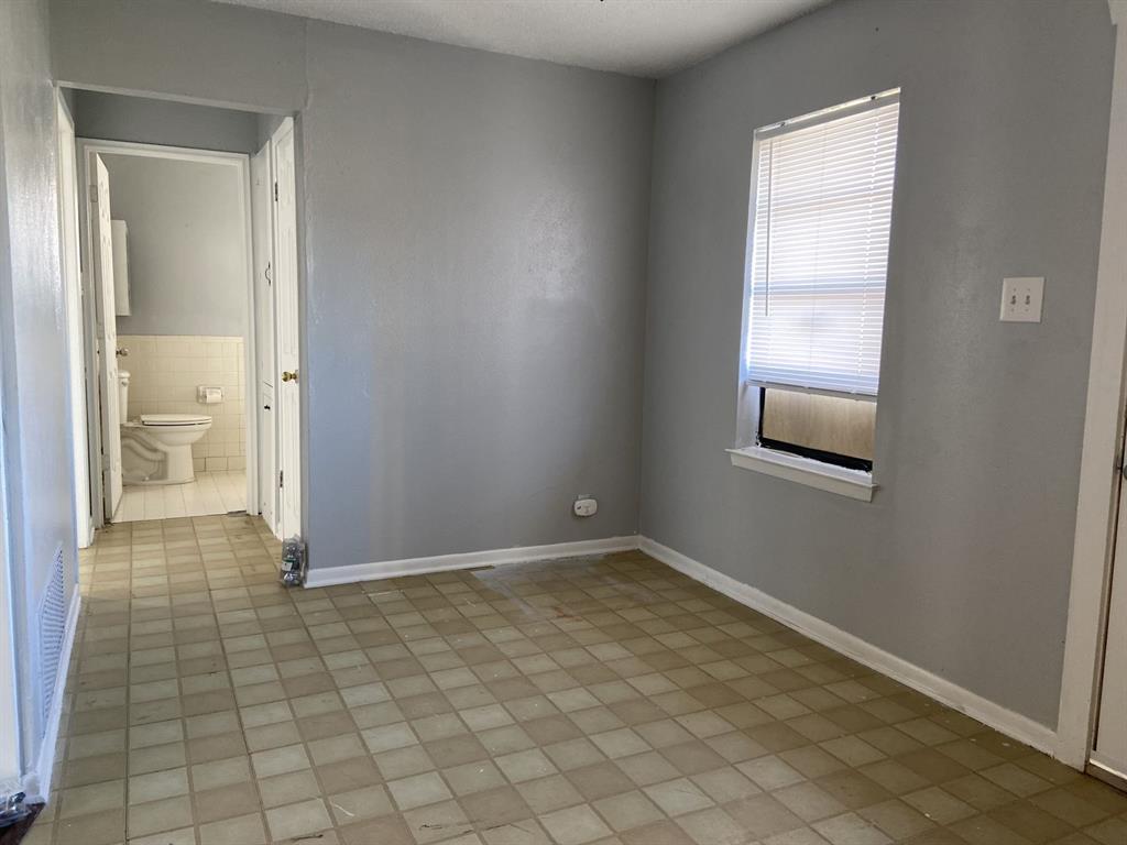 105 West Pine Street Whitewright, TX 75491 - Photo 10 of 20 7