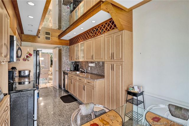 $491,000 | 20281 East Country Club Drive, Unit 1007, Aventura, FL 33180