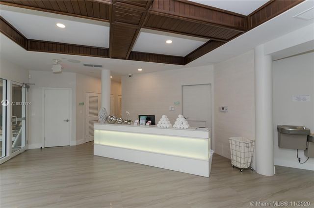 $491,000 | 20281 East Country Club Drive, Unit 1007, Aventura, FL 33180