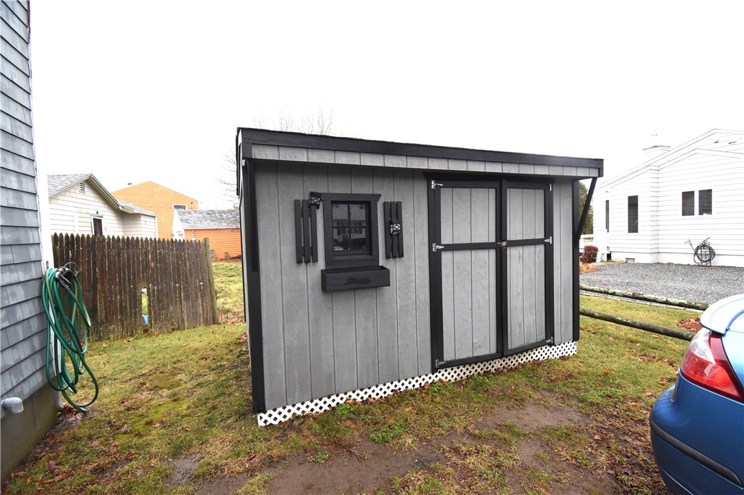 173 Riverside Street Portsmouth, RI 02871 - Photo 20 of 23