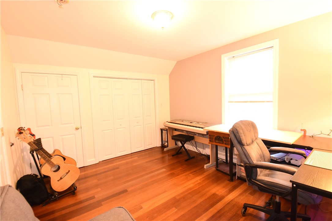 173 Riverside Street Portsmouth, RI 02871 - Photo 10 of 23