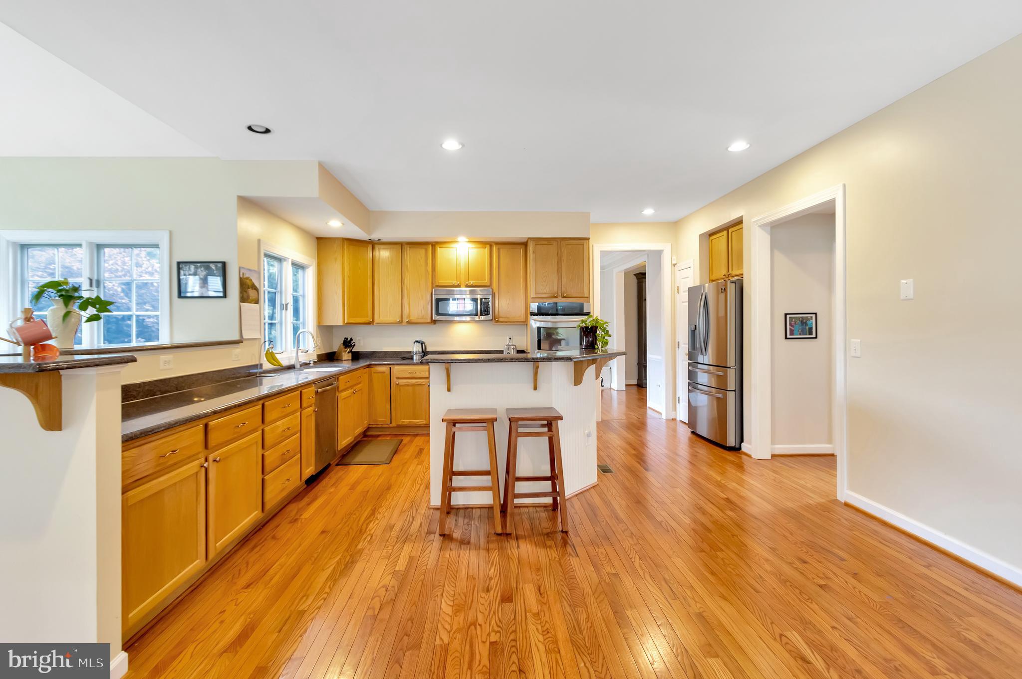 43364 Deepspring Court Ashburn, VA 20147 - Photo 10 of 59 Main Floor - Kitchen
