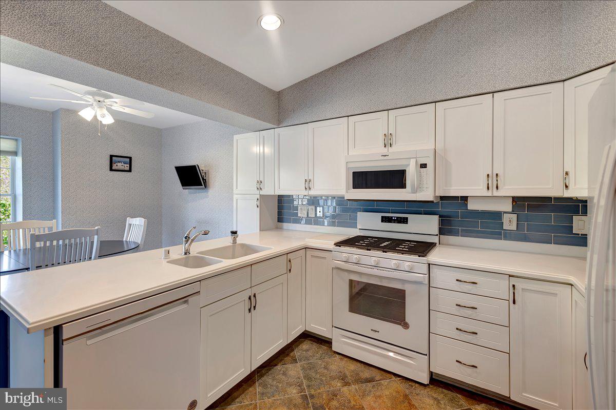 12310 Rosslare Ridge Road, Unit 501 Lutherville-Timonium, MD 21093 - Photo 8 of 43 All white bright kitchen