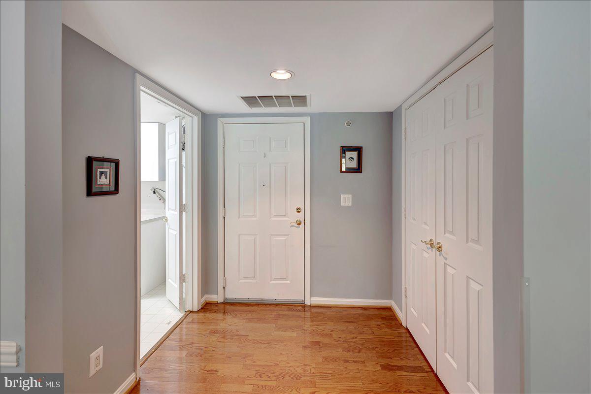 12310 Rosslare Ridge Road, Unit 501 Lutherville-Timonium, MD 21093 - Photo 9 of 46 Entrance foyer w/coat closet