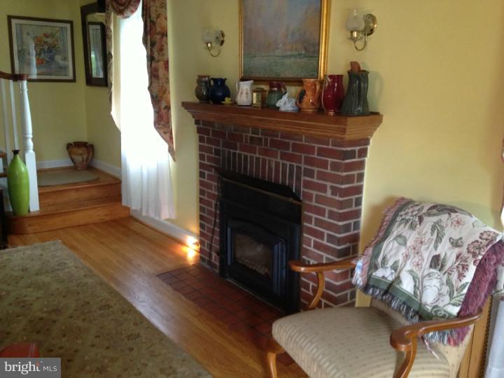 143 Church Road Jenkintown, PA 19046 - Photo 2 of 12 Living Room