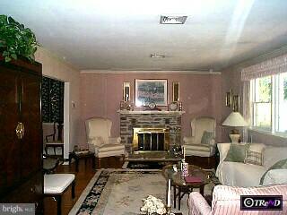 2900 Oakridge Farm Road Huntingdon Valley, PA 19006 - Photo 5 of 6 Gallery Image 5