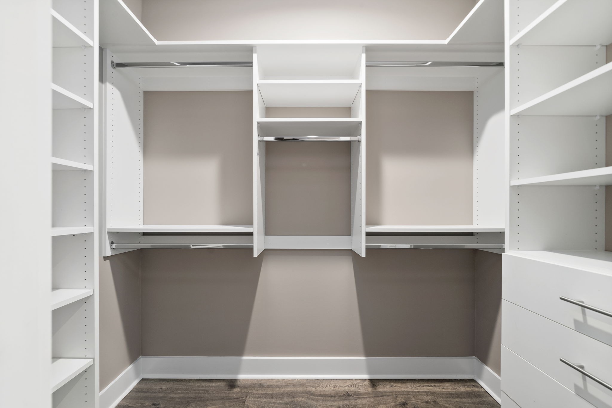 1059 Gratton Road Clarksville, TN 37043 - Photo 26 of 45 a view of an empty walk in closet