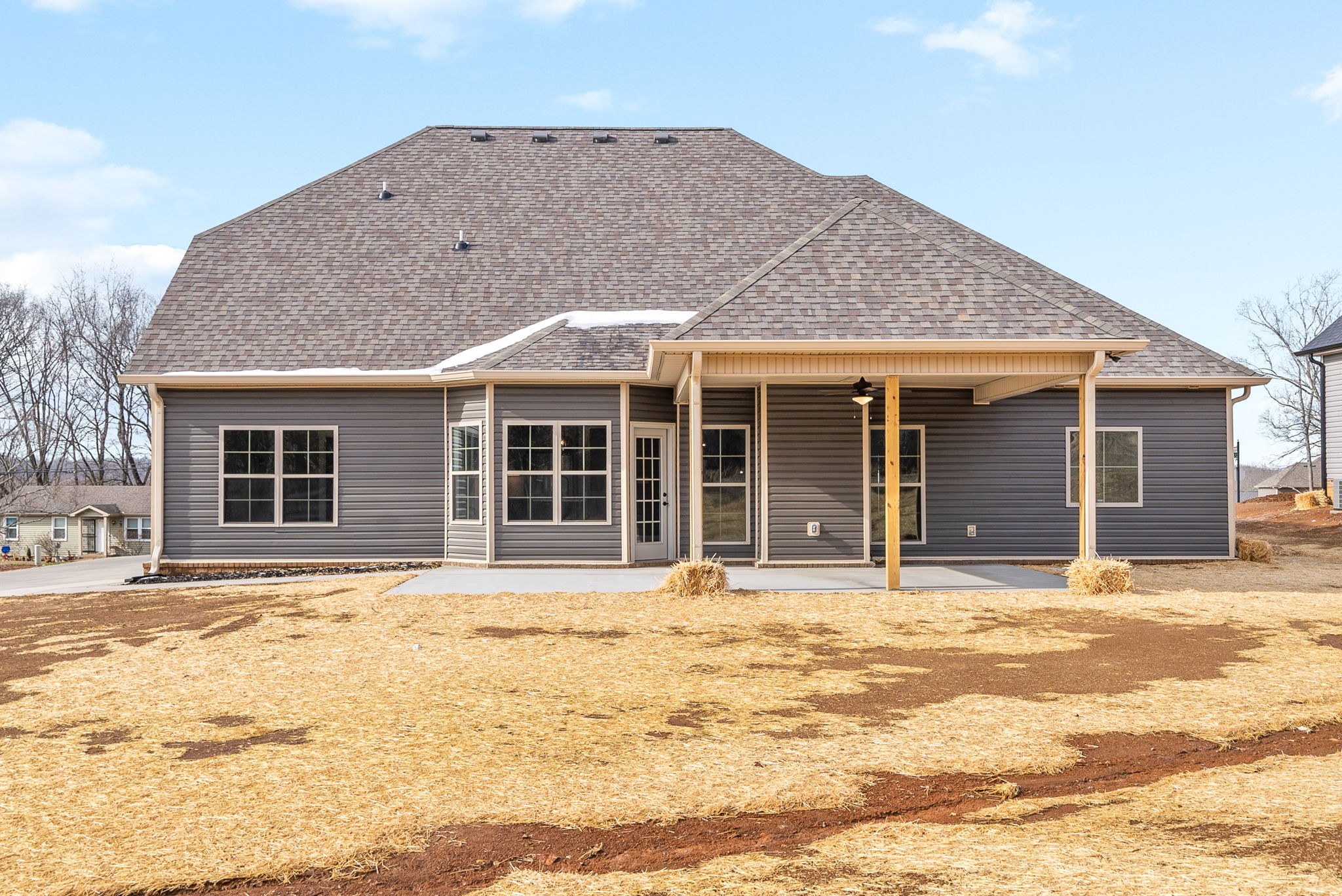 1059 Gratton Road Clarksville, TN 37043 - Photo 43 of 45 a house with a outdoor space