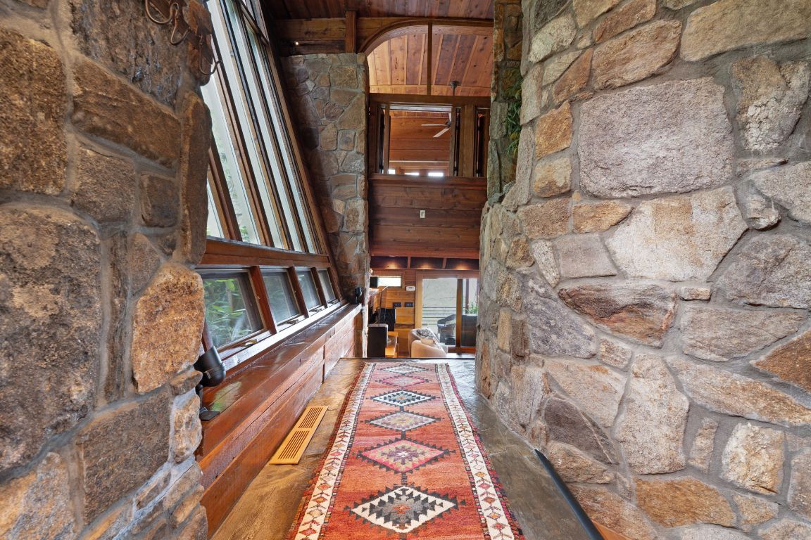 1210 King Gap Road Highlands, NC 28741 - Photo 6 of 98 Foyer