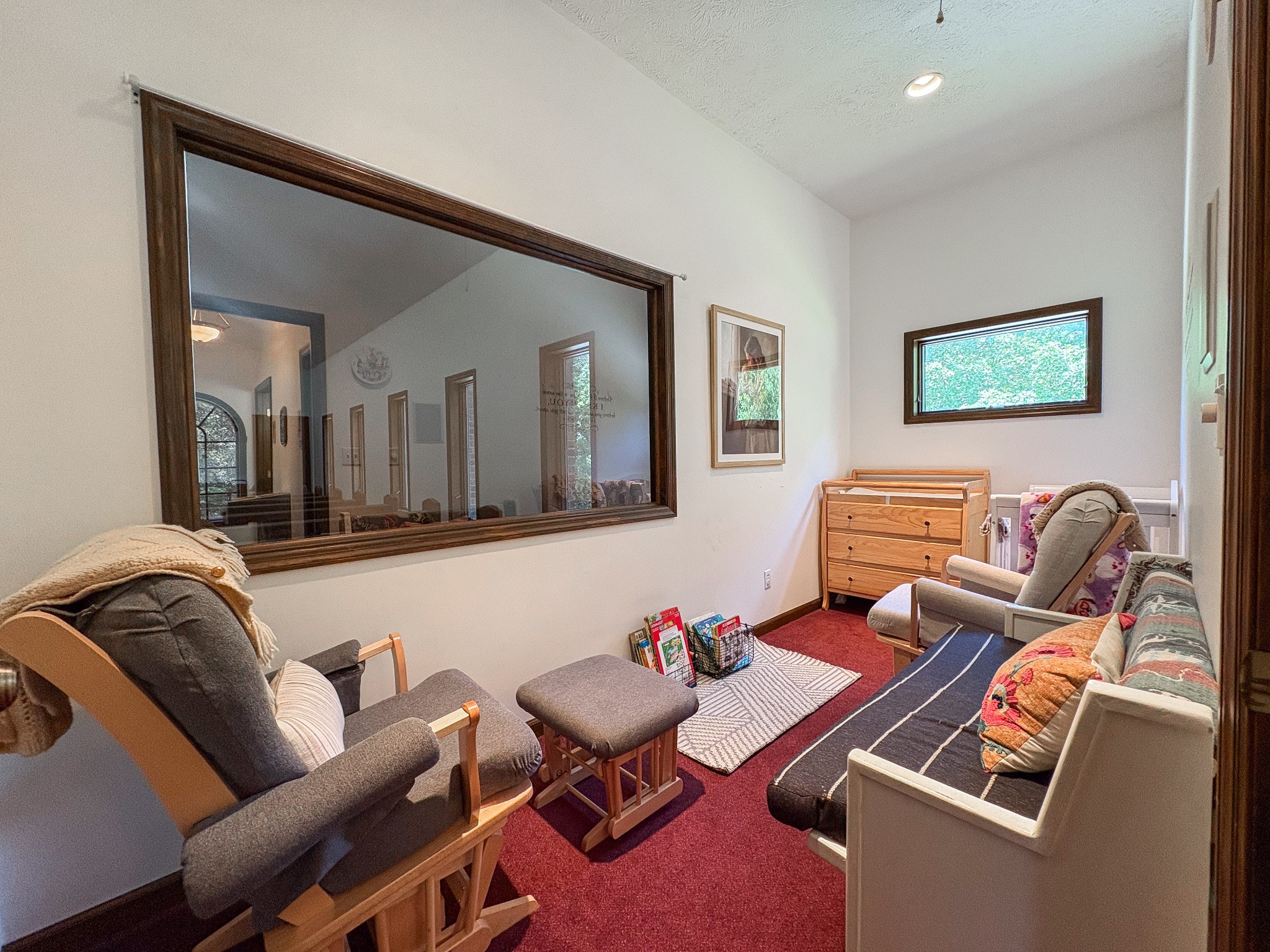 110 Hankins Road Hohenwald, TN 38462 - Photo 12 of 27 a living room with furniture