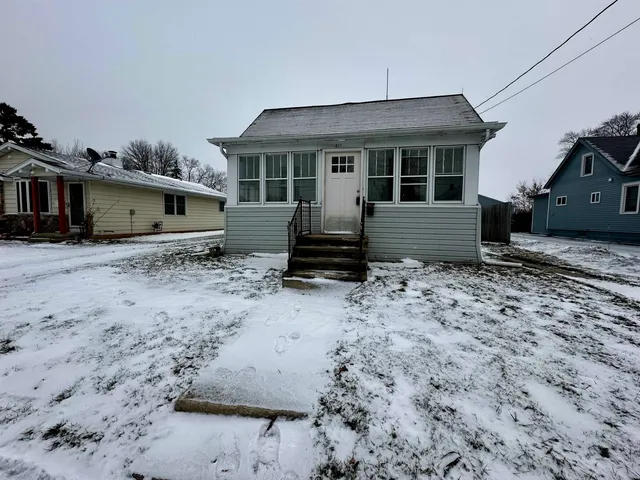 $199,900 | 617 Milwaukee Street, Menasha, WI 54952