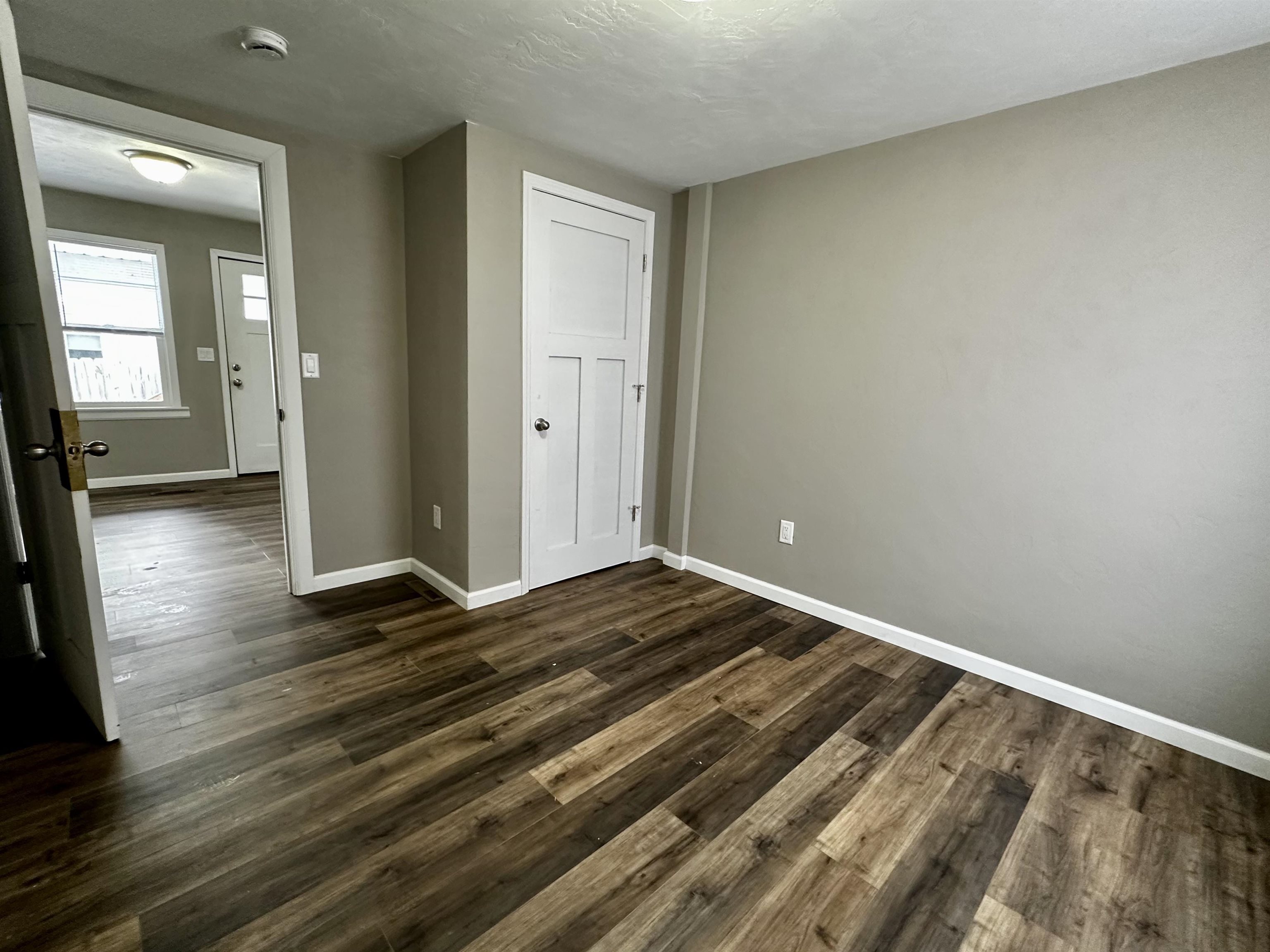 617 Milwaukee Street Menasha, WI 54952 - Photo 9 of 17