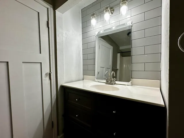 $199,900 | 617 Milwaukee Street, Menasha, WI 54952