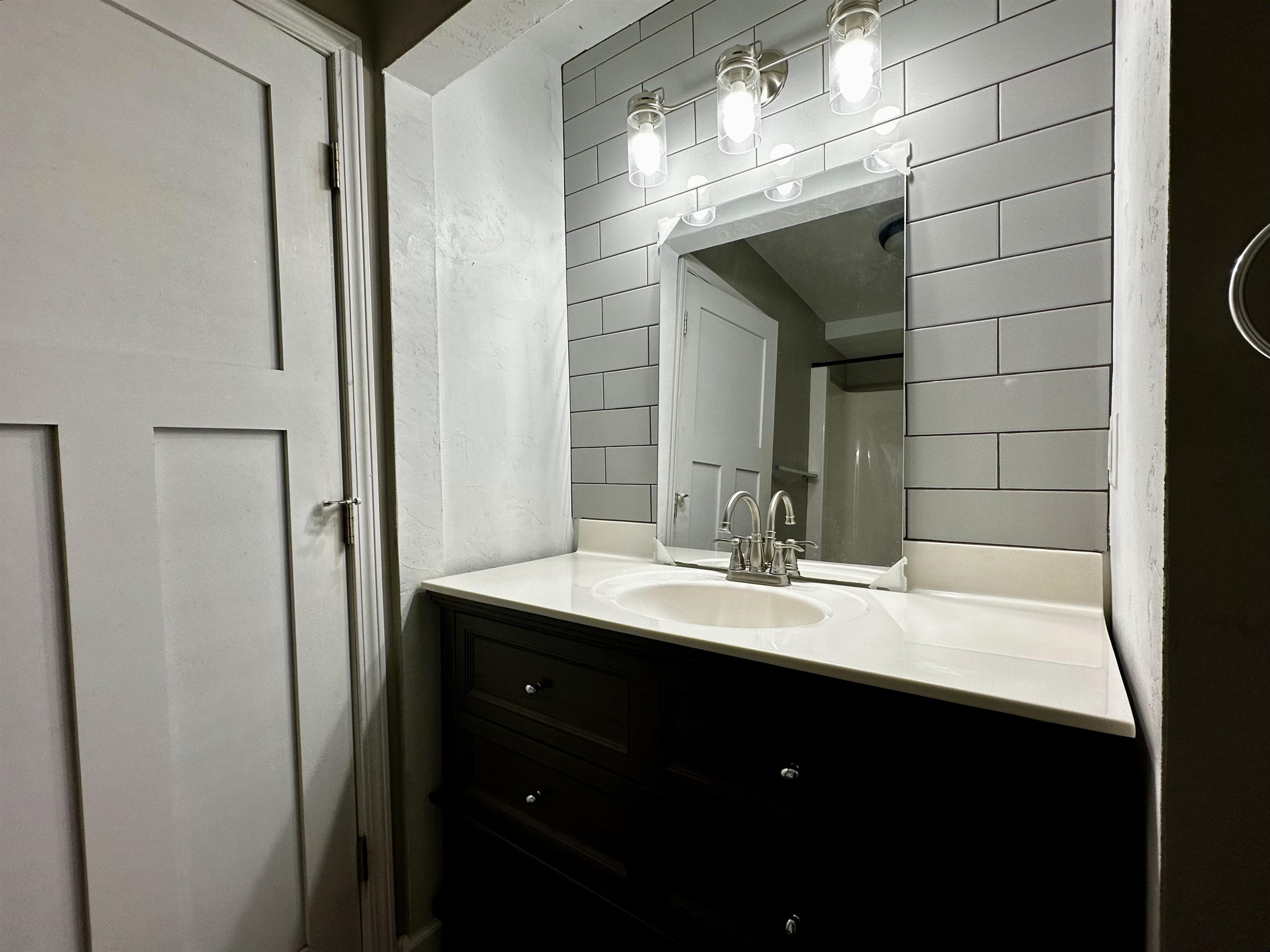 617 Milwaukee Street Menasha, WI 54952 - Photo 10 of 17