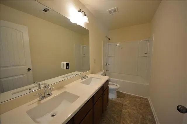 $2,400 | 2119 Baywood Tree Lane Southwest, Snellville, GA 30078