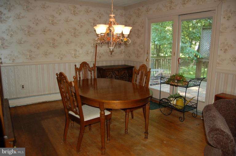 4428 Oaktree Road Rockville, MD 20853 - Photo 5 of 7 dining room