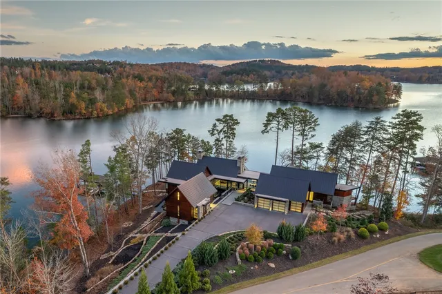 $9,499,000 | 425 Peninsula Ridge, Sunset, SC 29685