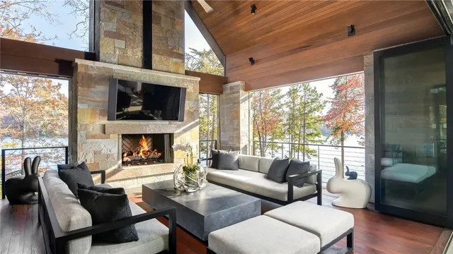 $9,499,000 | 425 Peninsula Ridge, Sunset, SC 29685