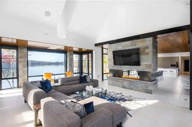 $9,499,000 | 425 Peninsula Ridge, Sunset, SC 29685