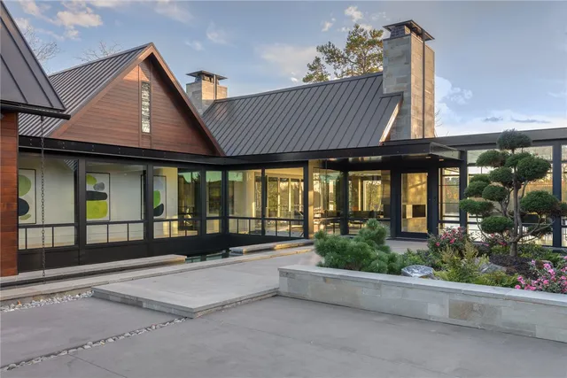 $9,499,000 | 425 Peninsula Ridge, Sunset, SC 29685