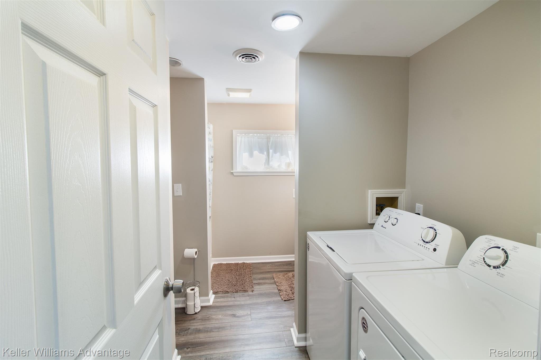 7495 Coldwater Road Flushing, MI 48433 - Photo 19 of 35 ColdwaterRd_7495_FullBathA_01.jpg