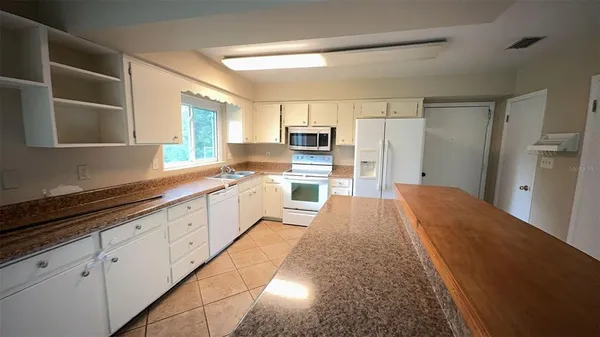 $2,200 | 3330 Northwest 27th Avenue, Gainesville, FL 32605