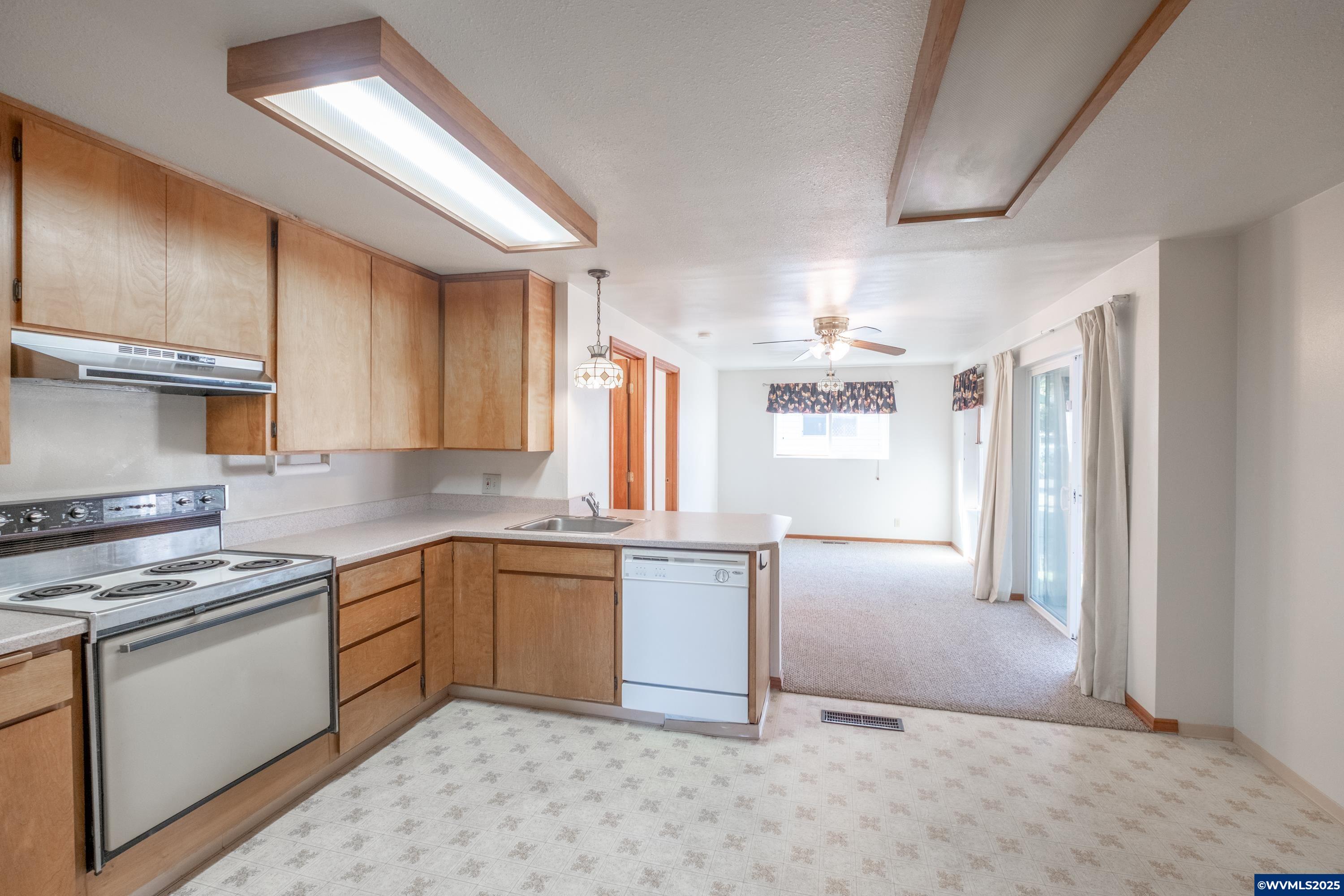 1825 Walker Road Northeast Salem, OR 97305 - Photo 17 of 50