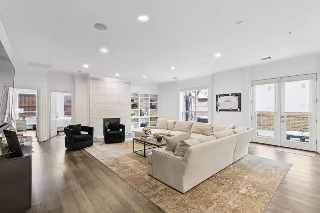 $7,999 | 6605 Bandera Avenue, Unit 1D, Dallas, TX 75225