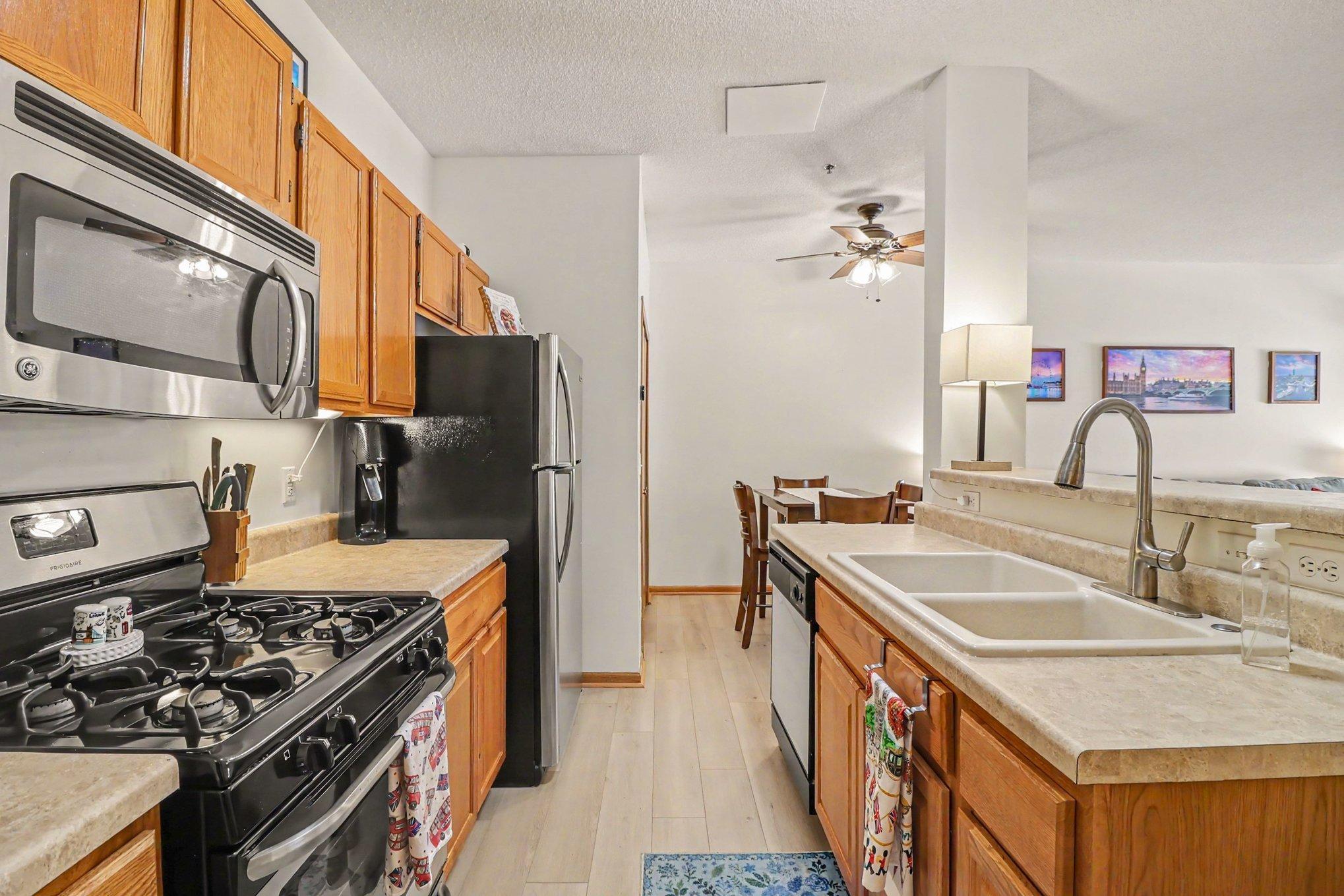 8443 Cortland Road Eden Prairie, MN 55344 - Photo 8 of 25