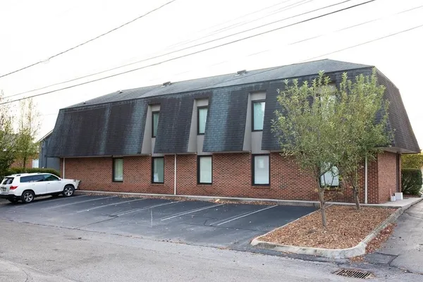 $1,800 | 221 North Oak Avenue, Cookeville, TN 38501