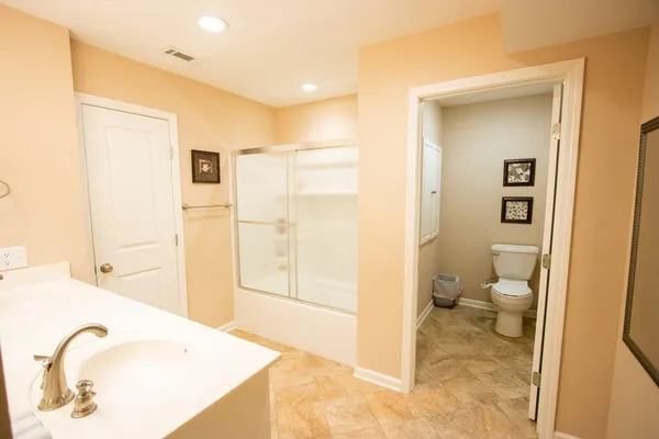 $1,800 | 221 North Oak Avenue, Cookeville, TN 38501