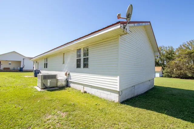 $194,900 | 385 Pauline Drive, Adamsville, TN 38310