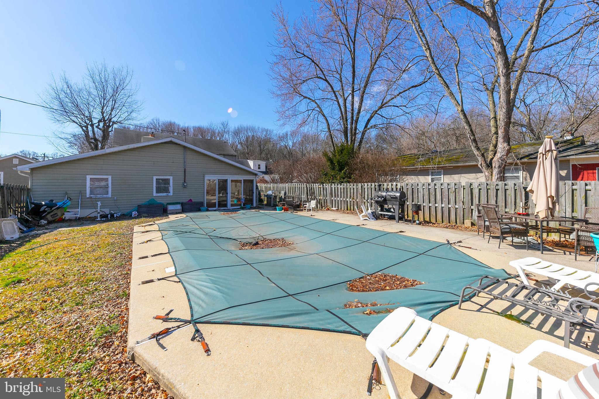 21 Tulip Road Pennsville, NJ 08070 - Photo 11 of 13 In-ground pool