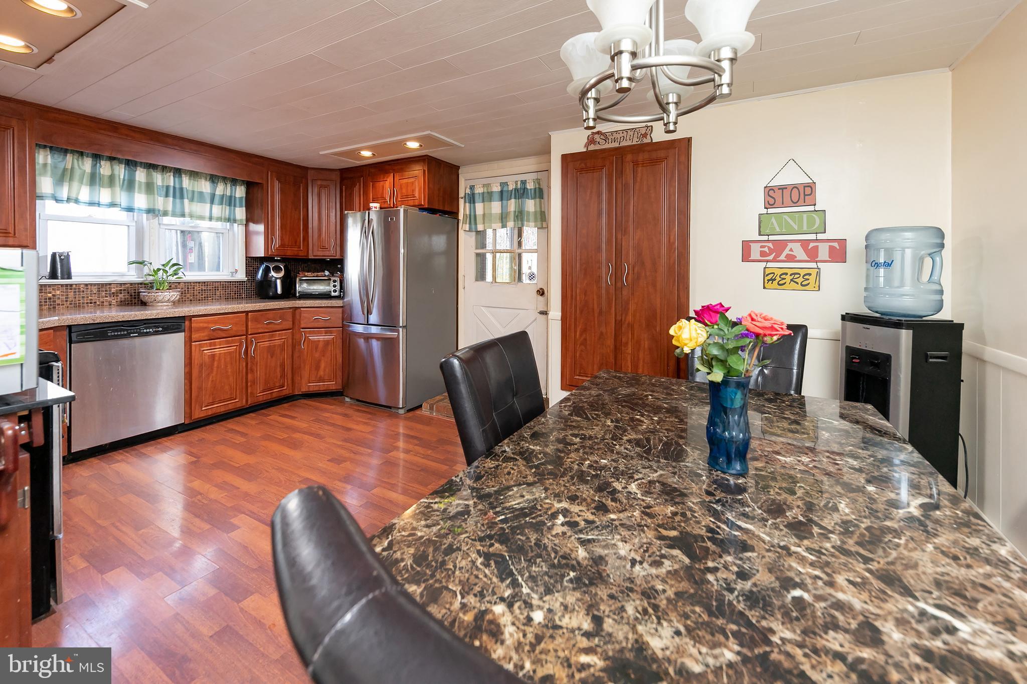 21 Tulip Road Pennsville, NJ 08070 - Photo 3 of 13 Kitchen