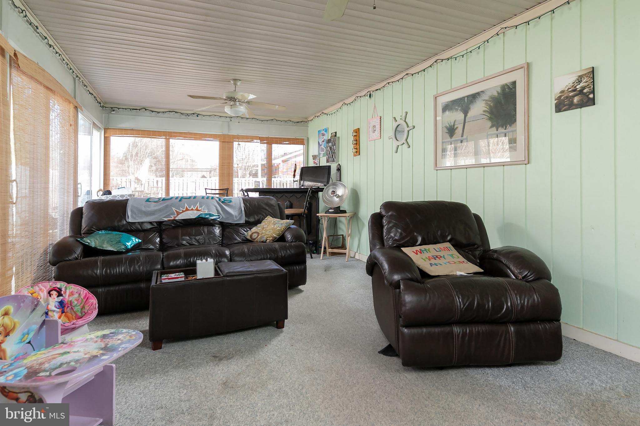 21 Tulip Road Pennsville, NJ 08070 - Photo 9 of 13 Screened in porch