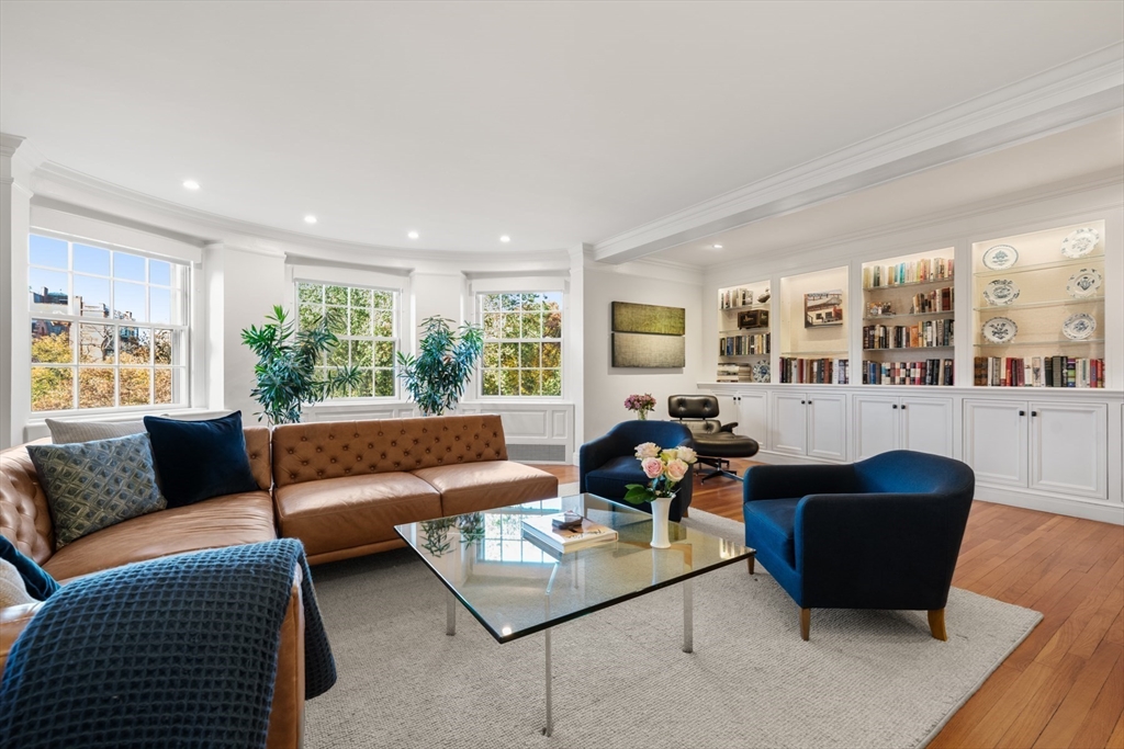 192 Commonwealth Avenue, Unit 5 Boston, MA 02116 - Photo 1 of 41