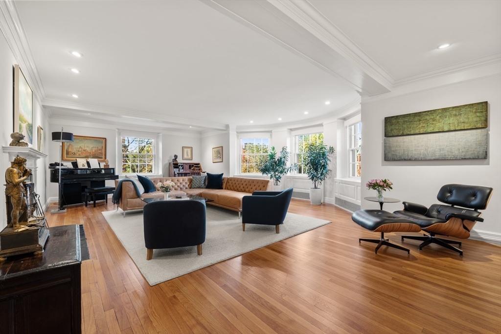 192 Commonwealth Avenue, Unit 5 Boston, MA 02116 - Photo 2 of 41