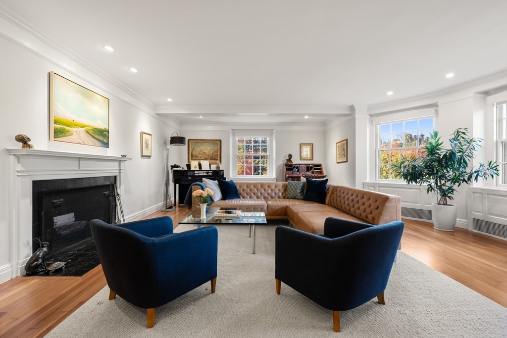 192 Commonwealth Avenue, Unit 5 Boston, MA 02116 - Photo 4 of 41