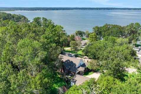 $464,900 | 220 Lake Oaks Boulevard, Coldspring, TX 77331