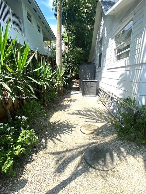 2952 Virginia Street Miami, FL 33133 - Photo 6 of 10 a view of a backyard of the house