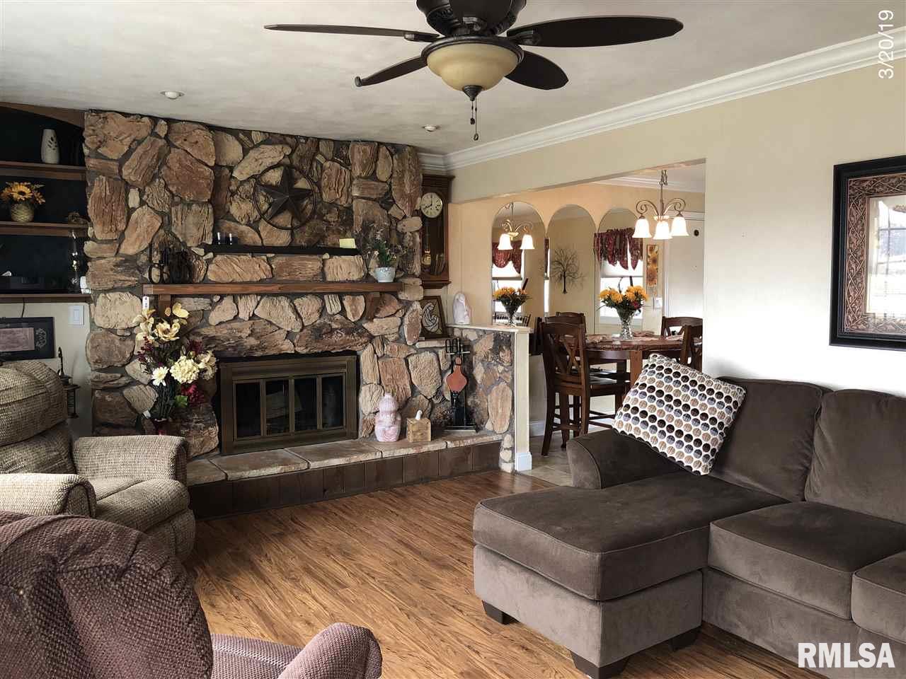 7204 Wolf Road Colona, IL 61241 - Photo 8 of 24 Gallery Image 8